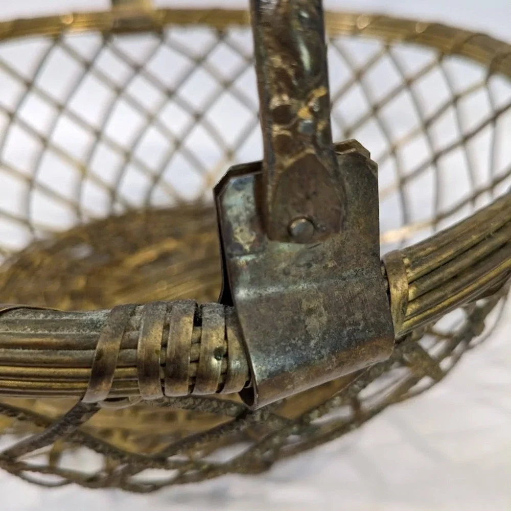 Vintage Brass Wire Basket Woven Lattice Metal Round Fruit Bowl Embossed Handle